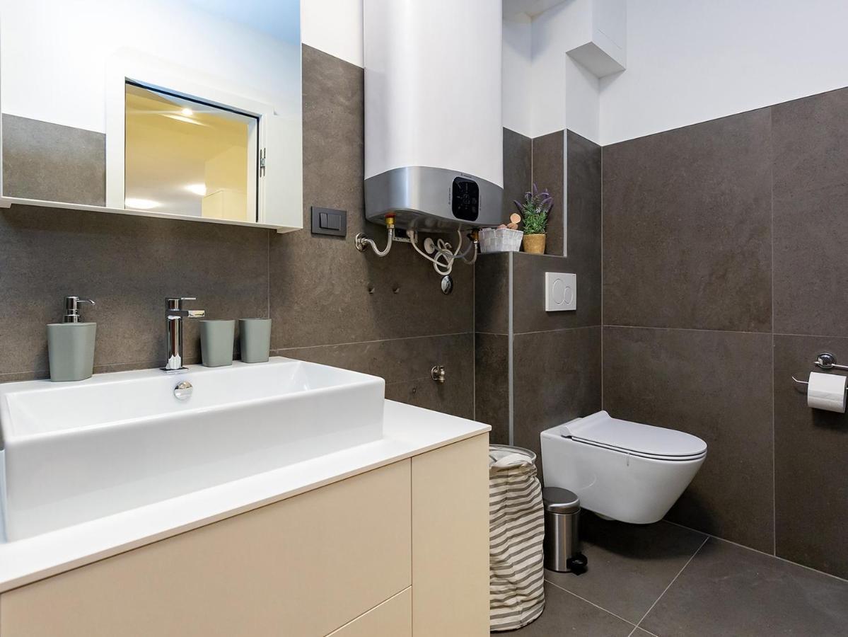 Residence Nar Porec Esterno foto