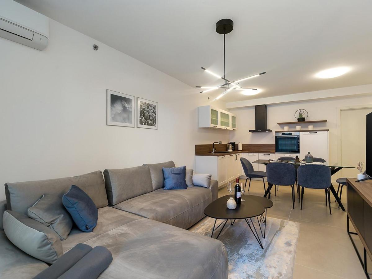 Residence Nar Porec Esterno foto