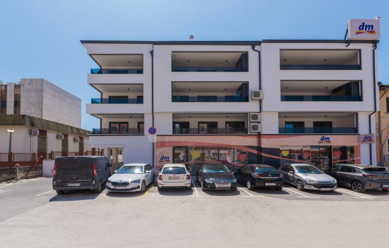Residence Nar Porec Esterno foto