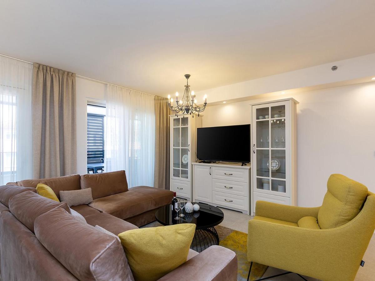 Residence Nar Porec Esterno foto