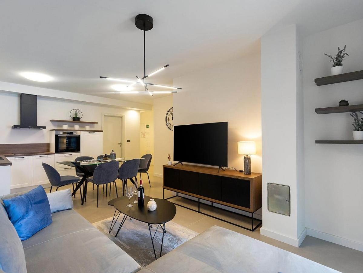 Residence Nar Porec Esterno foto