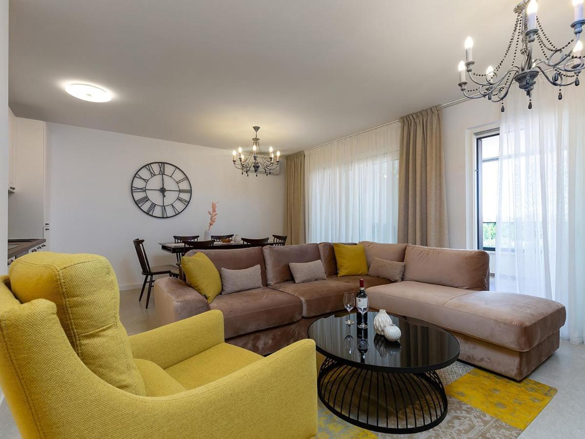 Residence Nar Porec Esterno foto