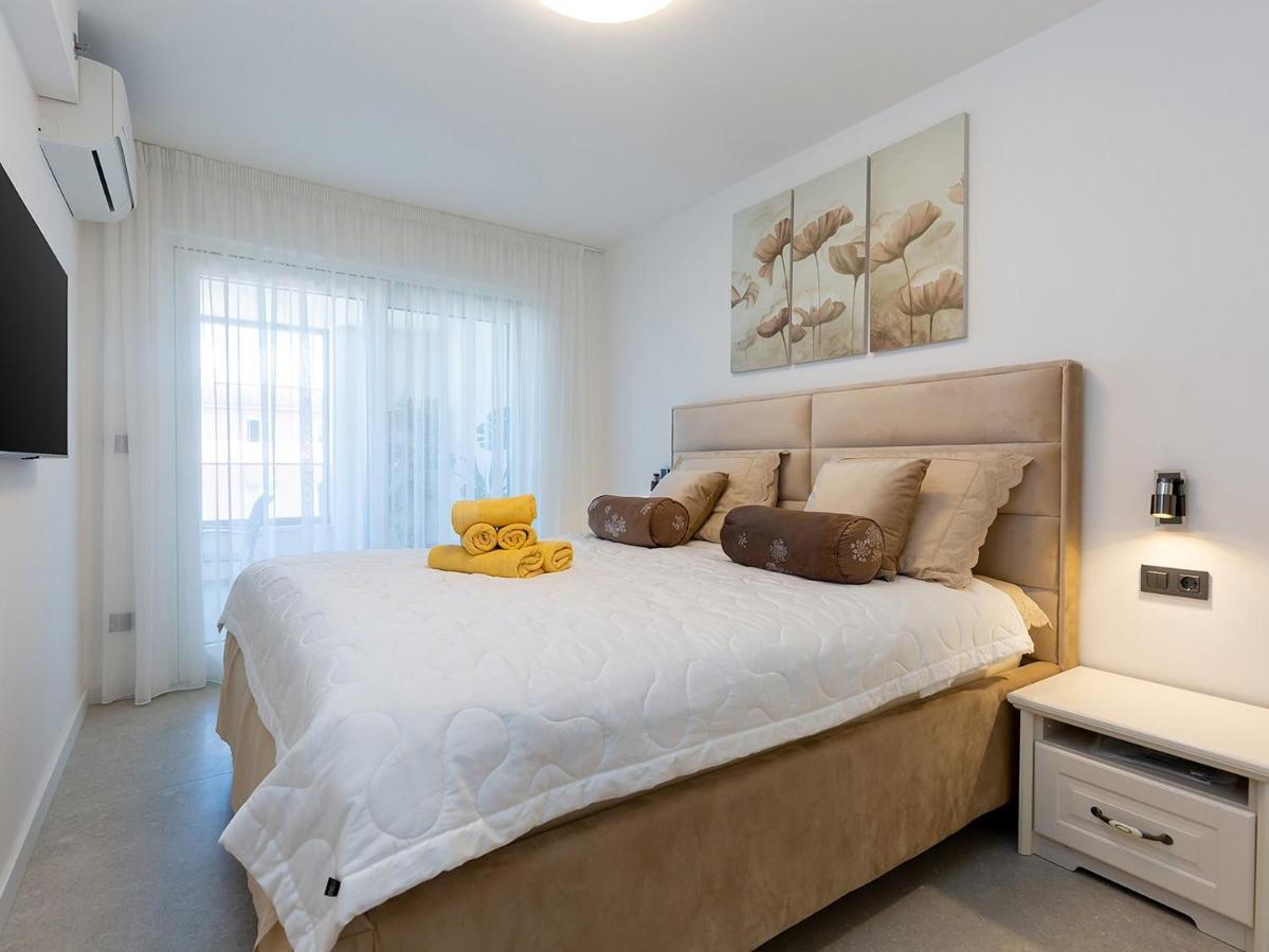 Residence Nar Porec Esterno foto